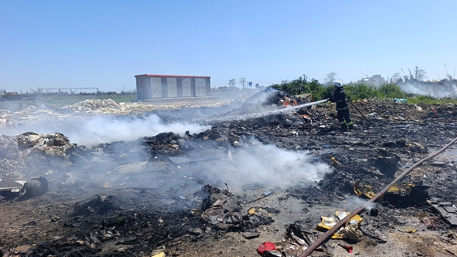 Manavgat’ta Çöp Ve Hurdalar Yine Yandı, Vatandaşlar Duruma Tepki Gösterdi (3)