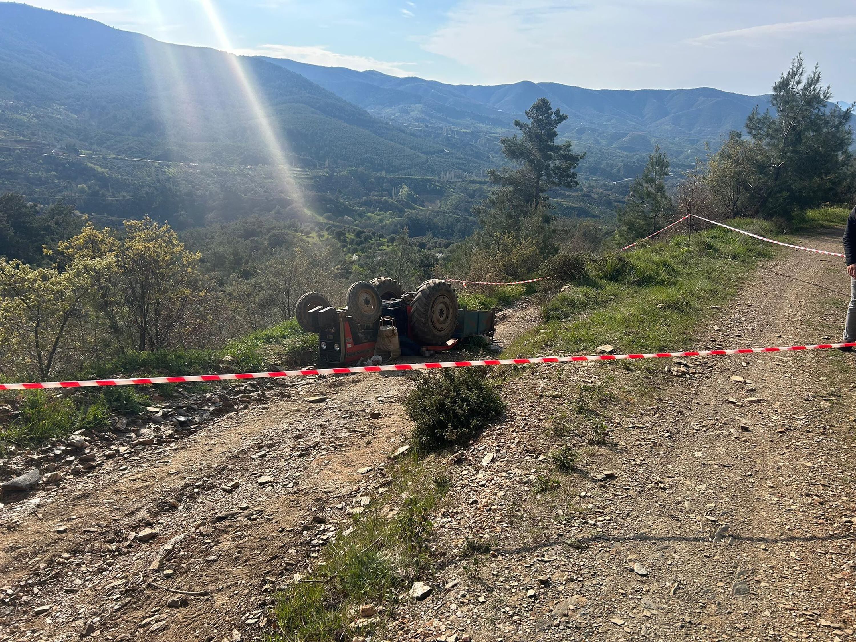 Manisa’da Traktör Kazası Aynı Aileden 3 Kişi Hayatını Kaybetti (3)