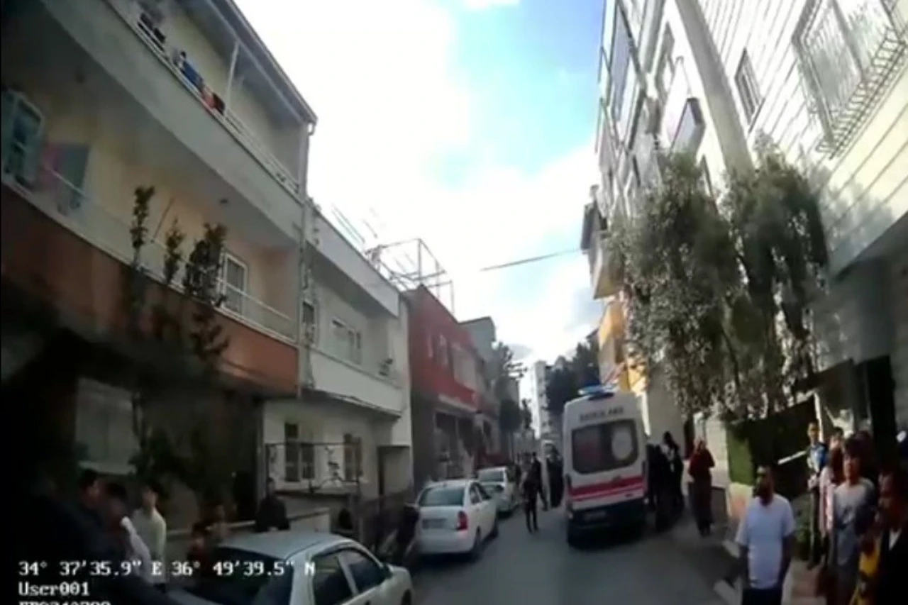 Mersin'de Apartman Yangını! 9 Kişi Kurtarıldı