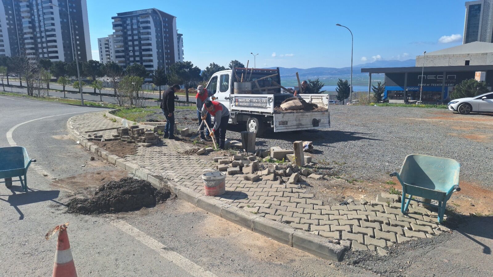 Onikişubat’ta 9 Mahallede Yol Ve Kaldırım Çalışmaları Başladı (4)