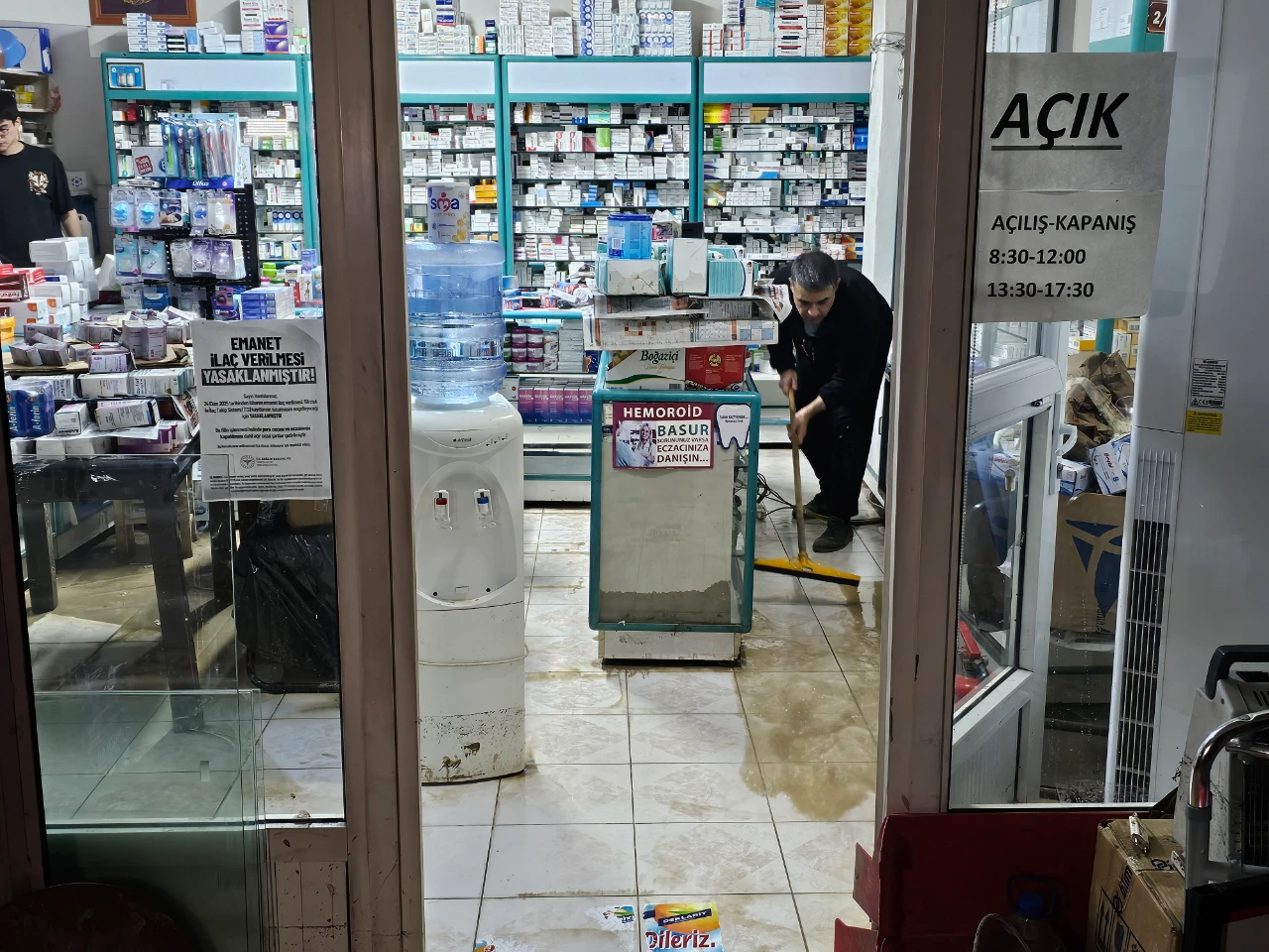 Osmaniye Kadirli’de Sel Felaketi! Araçta Mahsur Kalan 2 Kişi Hayatını Kaybetti (4)