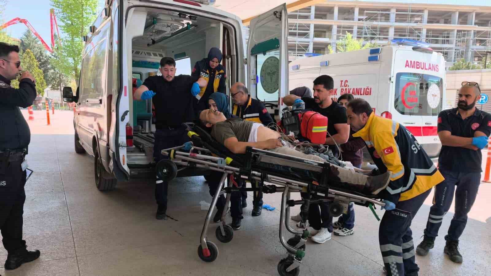 Otomobilini Tamire Götürdüğü Tamircide Tüfekle Vuruldu (1)