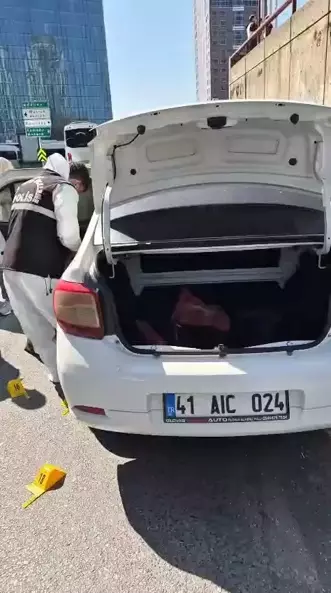 Saldırganların İzmit'ten Geldiği Araçta Inceleme