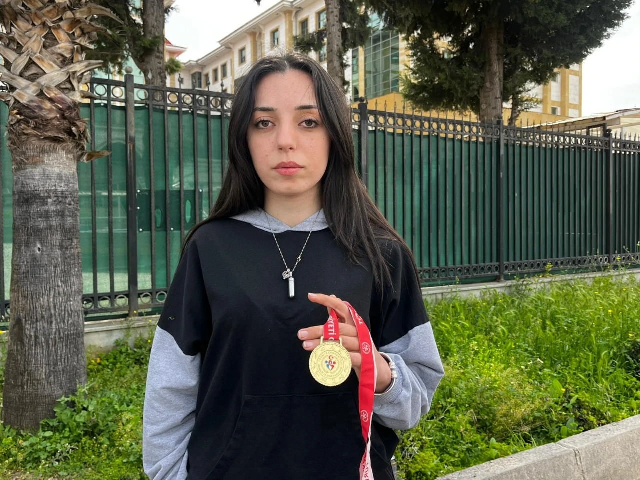 Şampiyon Sporcuya Veda! 3,5 Yıllık Savaş Ölümle Bitti (2)