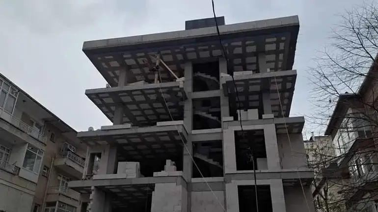 Şantiye Şefi 5’Inci Kattan Düşerek Hayatını Kaybetti (1)