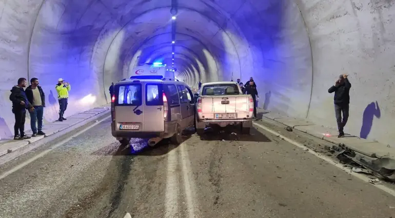 Şerit İhlali Can Aldırıyordu 7 Kişi Yaralandı (2)