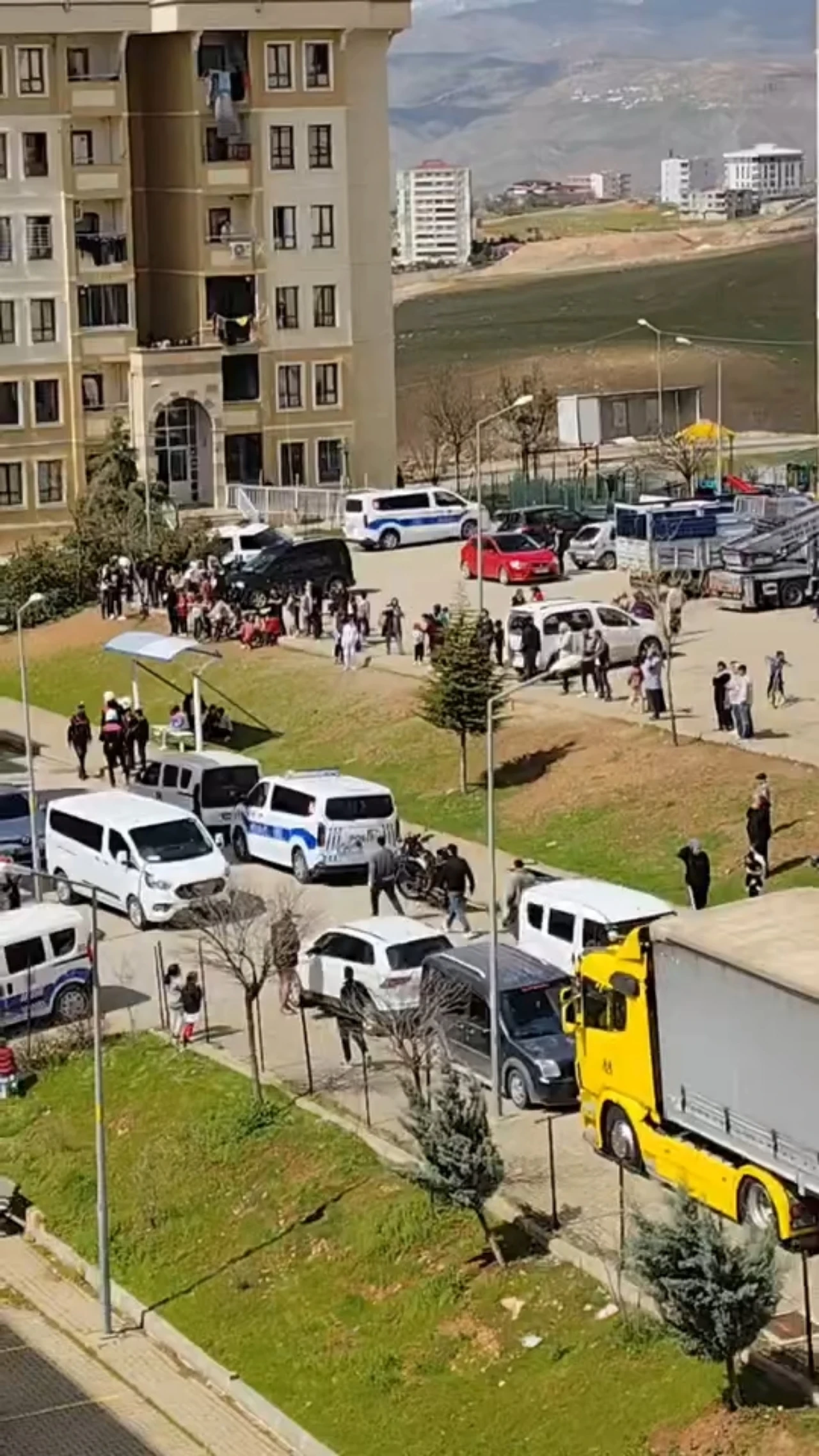 Siirt’te Aidat Tartışması Kavgaya Dönüştü! 4 Kişi Yaralandı (3)