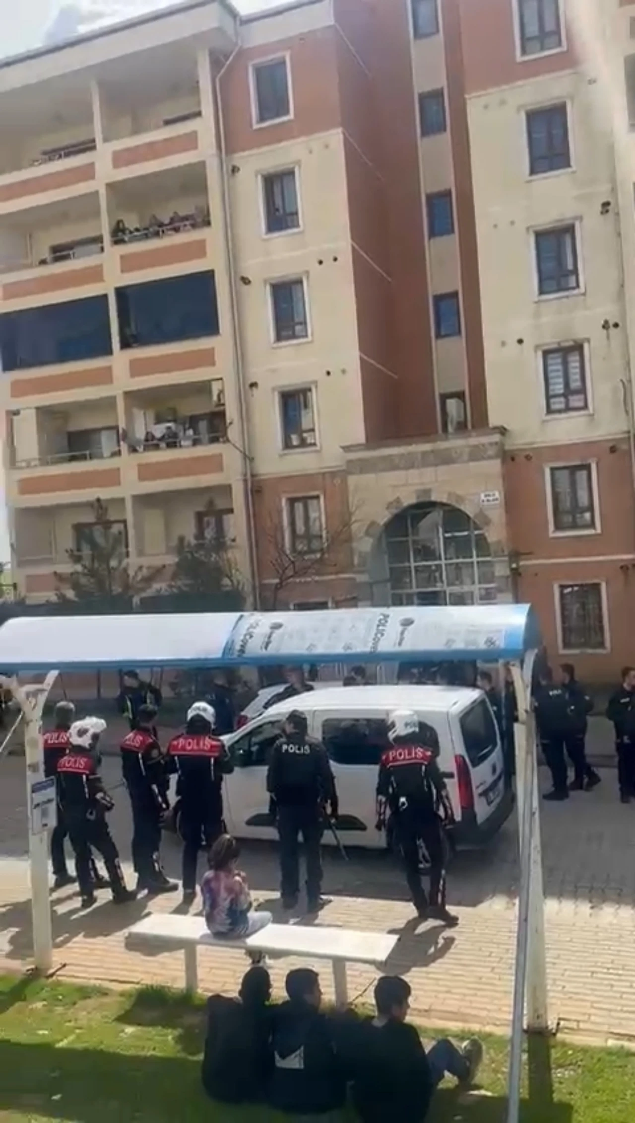 Siirt’te Aidat Tartışması Kavgaya Dönüştü! 4 Kişi Yaralandı (5)