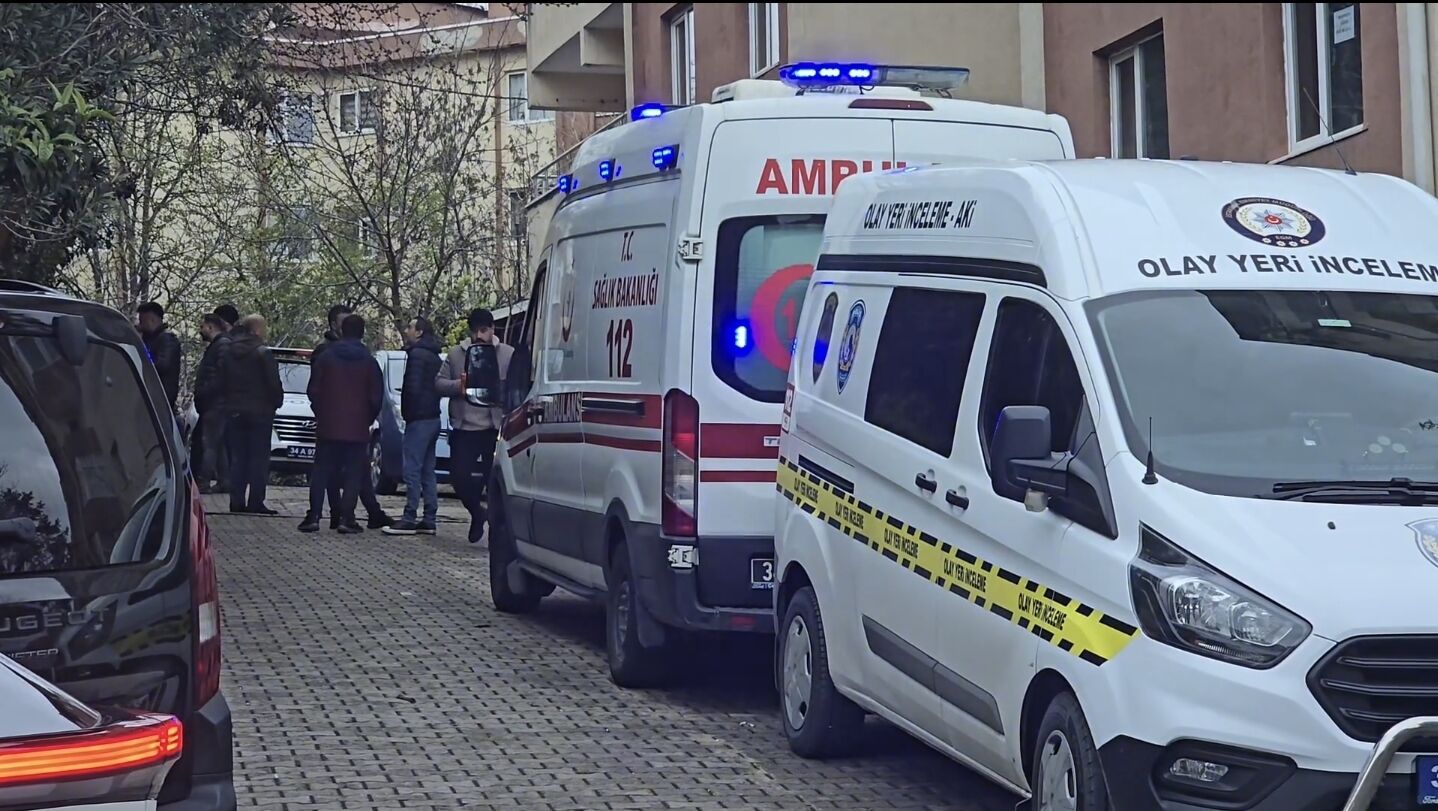 Tartıştığı anne ve babasını silahla öldürüp canına kıydı