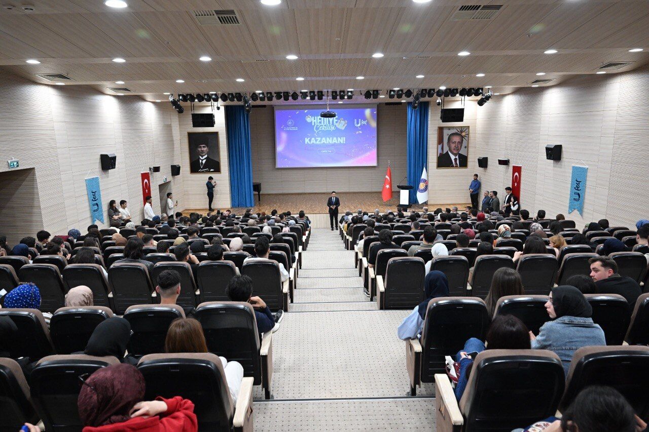 Türkiye’nin Ulaşım Ve Teknoloji Dünyası Kahramanmaraş’ta Gençlerle Buluştu (3)