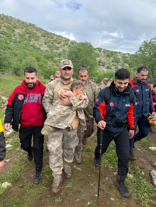 500 Kişi Aradı, 17 Saat Sonra Bulundu! (1)