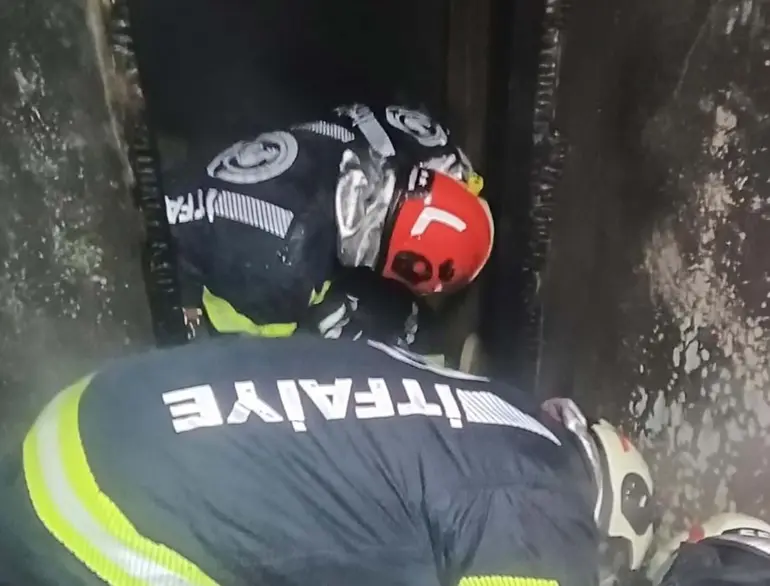 Yanan evde mahsur kalan evli çift hayatını kaybetti-1