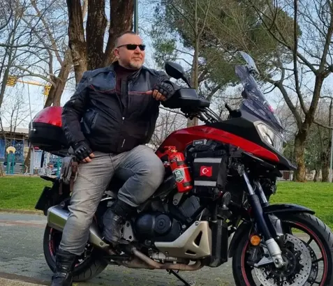 Tünelde otomobille çarpışan motosikletin sürücüsü öldü, oğlu yaralandı