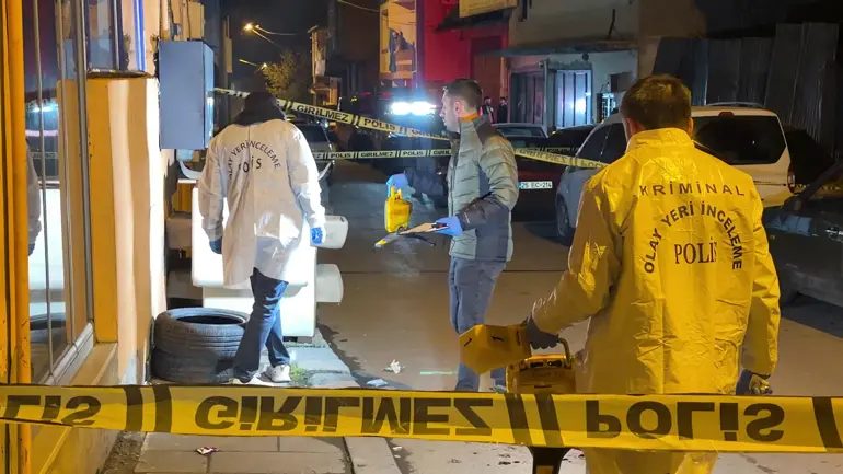 Kahvehane işletmecisi müşterisinin silahlı saldırısında yaralandı-2