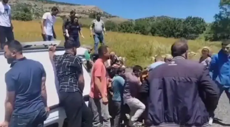 Hafif ticari araca silahlı saldırıda öldü, eşi ve oğlu yaralandı-1