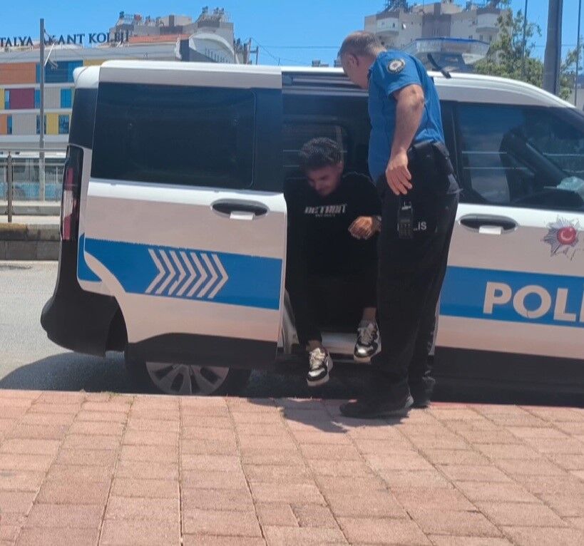 Antalya'da Yürek Yakan Kaza! 13 Yaşındaki Emirhan Yaşamını Yitirdi (4)