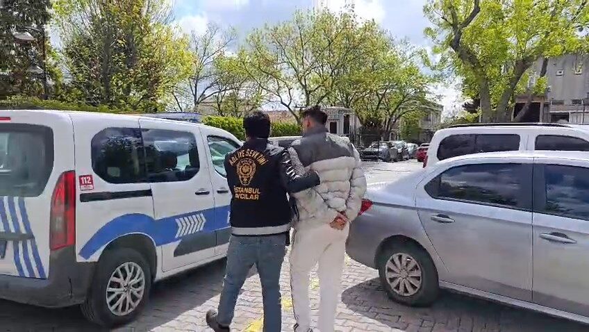 Avcılar'da İş Yerinden Hırsızlık Yapan Şüpheli Kameradan Yakalandı (2)