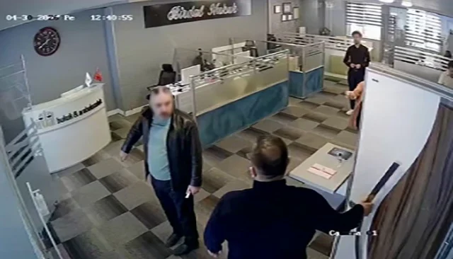 Avukata Bıçak Dayayıp “Seni Öldürmeye Geldim” Dedi (3)