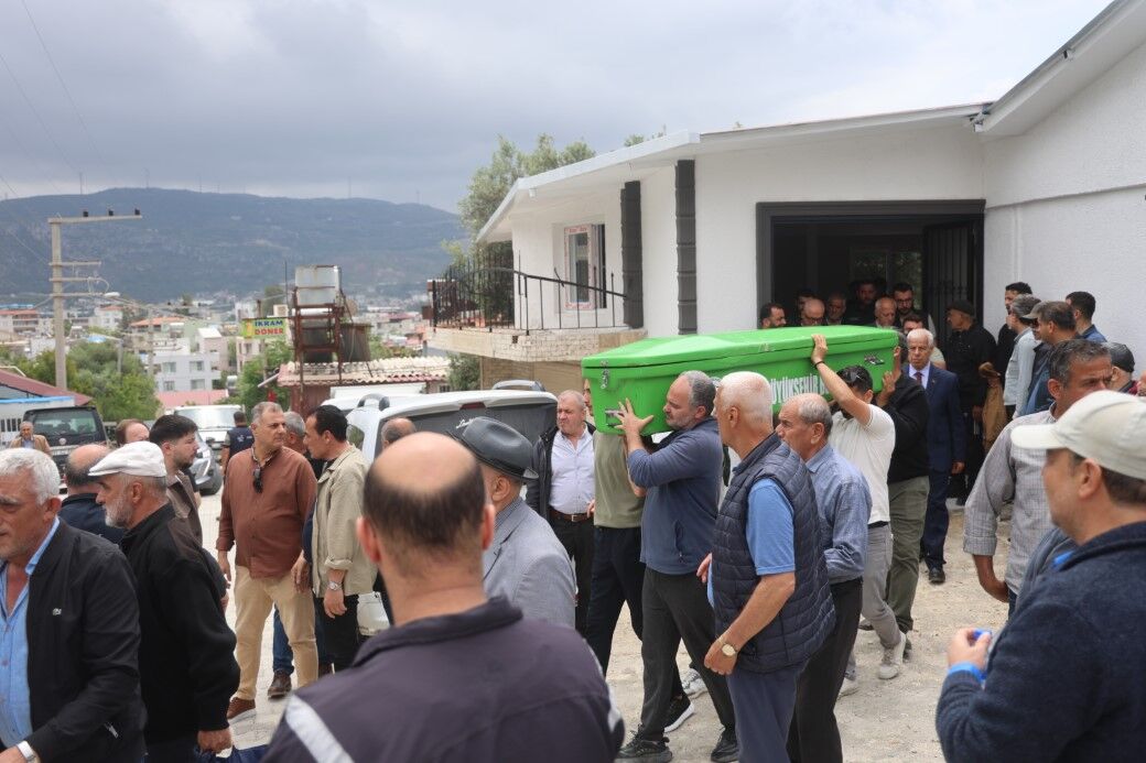 Selde akıntıya kapılarak hayatını kaybeden adamın sular altındaki evi görüntülendi