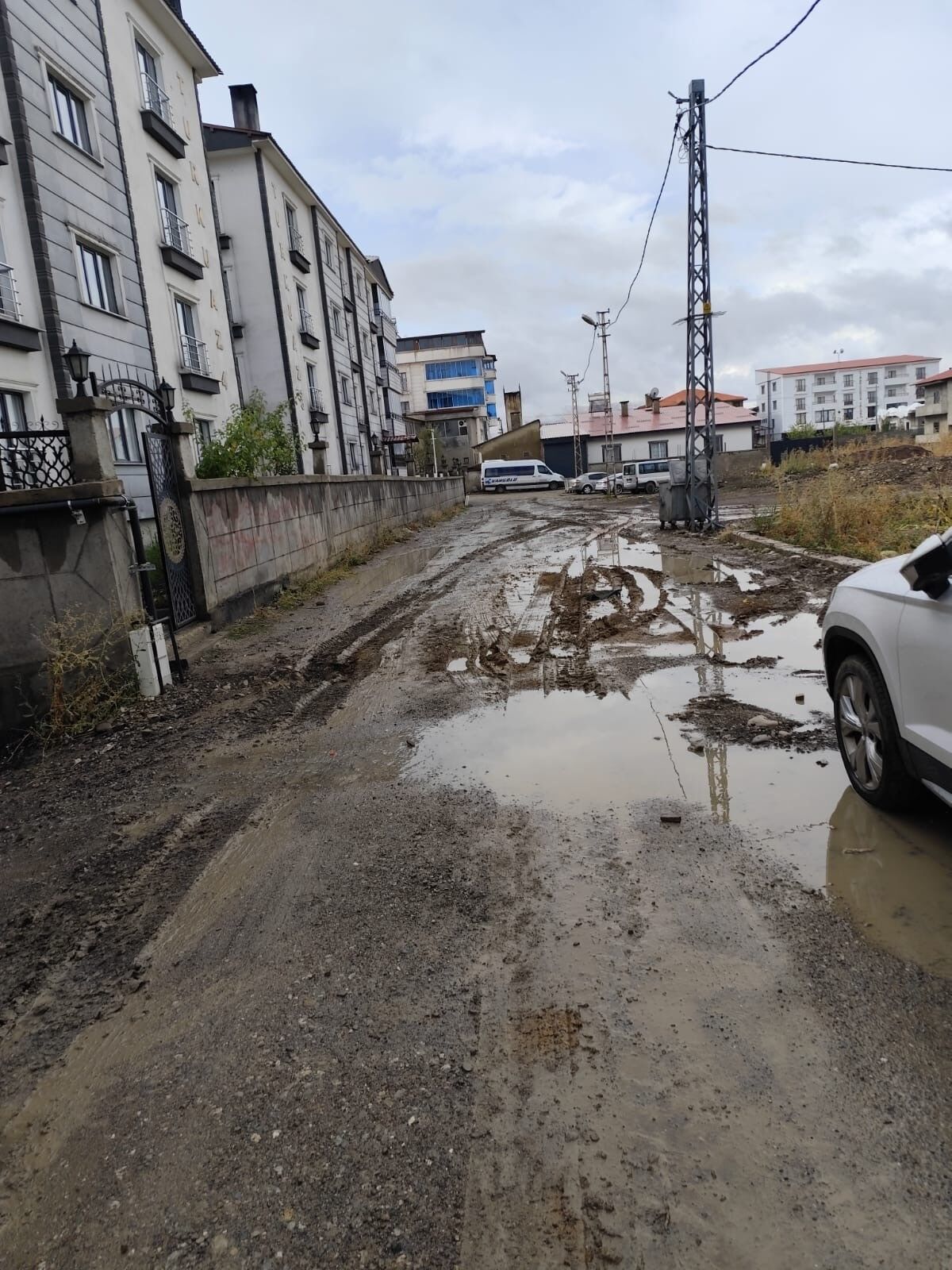 Kazazede sürücülere müjde; Sorumlular bozuk yol tazminatı ödeyecek-1