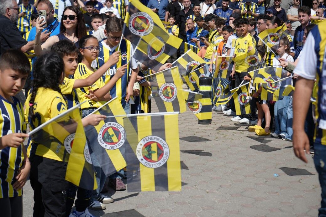 Fenerbahçe Başkan Adayı Aziz Yıldırım: İki santrforla anlaştık