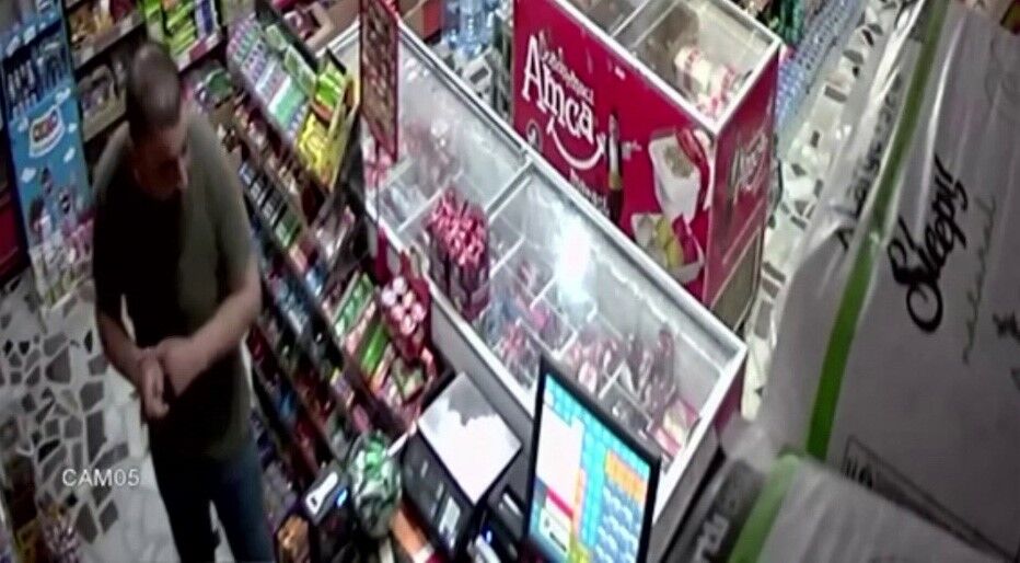 Bıçaklı Saldırı Marketten Aldı Eşinin Önünü Kesti, Çocuğunun Gözü Önünde 6 Yerinden Yaraladı (1)