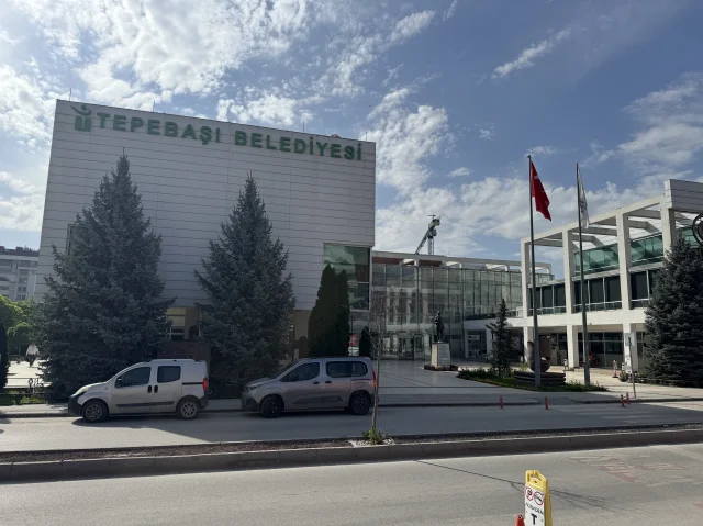 Bir Belediyeye Daha Şafak Operasyonu 20 Gözaltı (1)