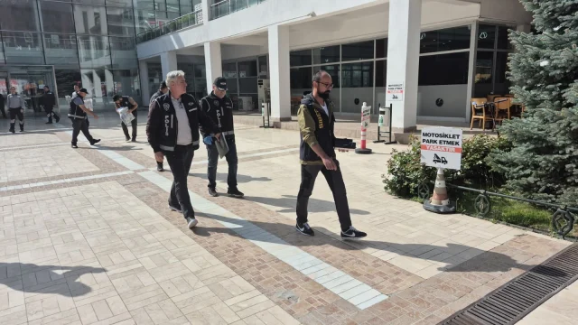 Bir Belediyeye Daha Şafak Operasyonu 20 Gözaltı (3)