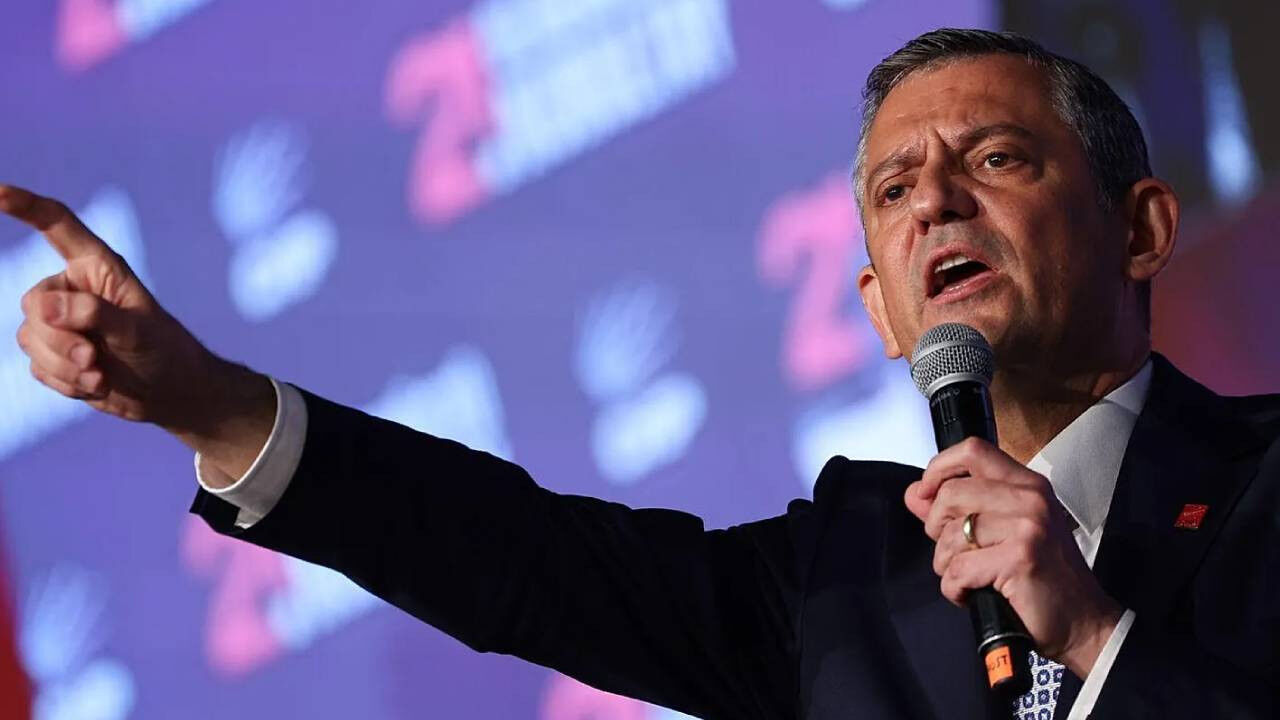 Chp’de “Mutlak Butlan” Sonrası Ilk Hamle Özgür Özel Yeniden Seçildi