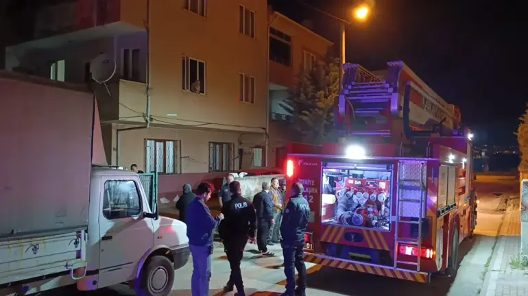 Eski Eşinin Evini Benzin Dolu Şişeyle Ateşe Verdi (1)
