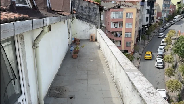 Genç Doktor, Avukat Sevgilisinin Terasından Aşağı Düştü (1)-1