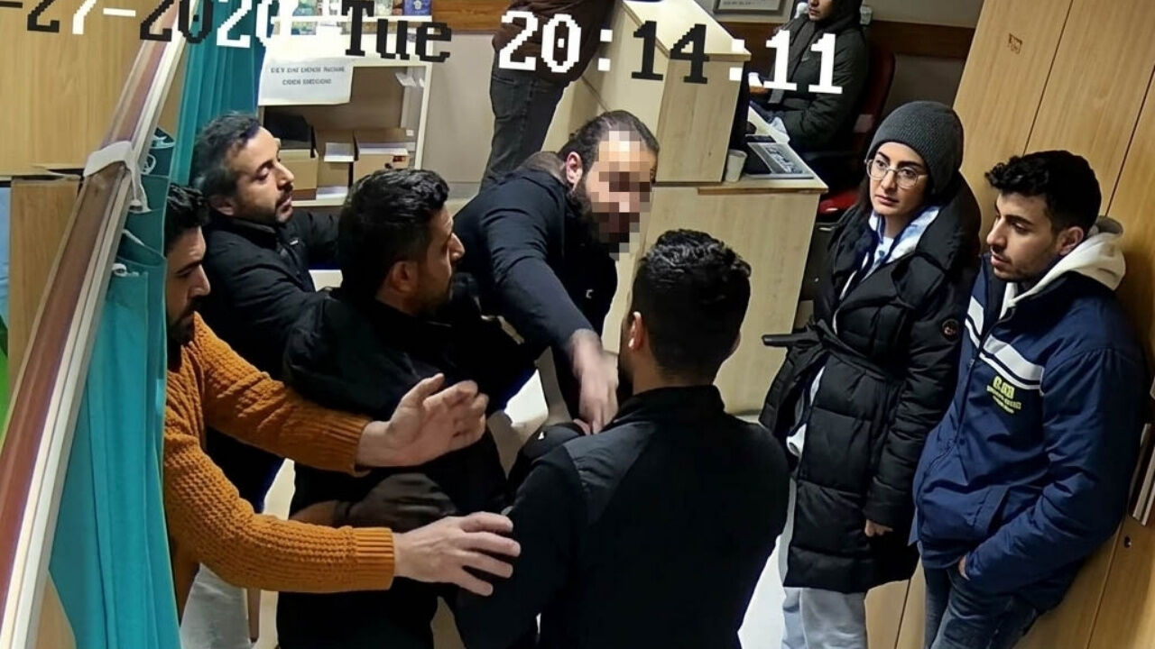 Hatay’da Hastaya Yumruk Attığı Iddia Edilen Doktora Dava