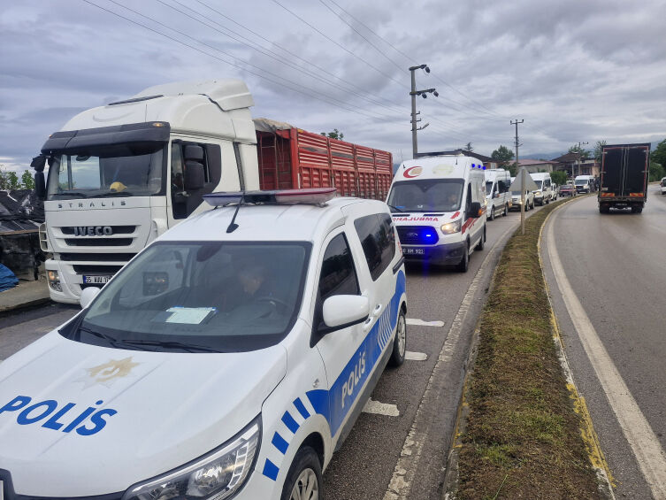 İşçi Servisi Ile Minibüs Çarpıştı 11 Yaralı (1)