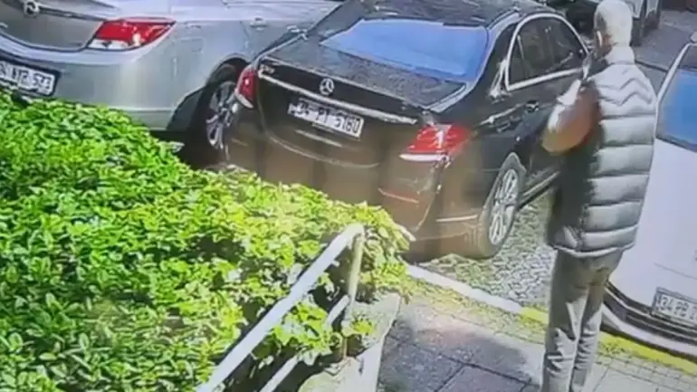 İstanbul'da Eşini Bıçaklayan Koca Teslim Oldu!1
