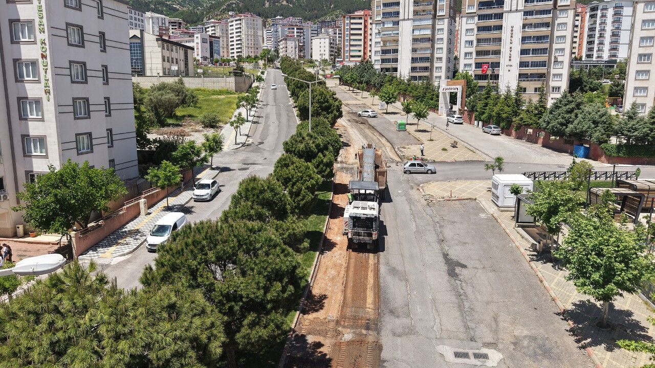 Kahramanmaraş Ahır Dağı Caddesinde Asfalt Çalışması! (6)-1