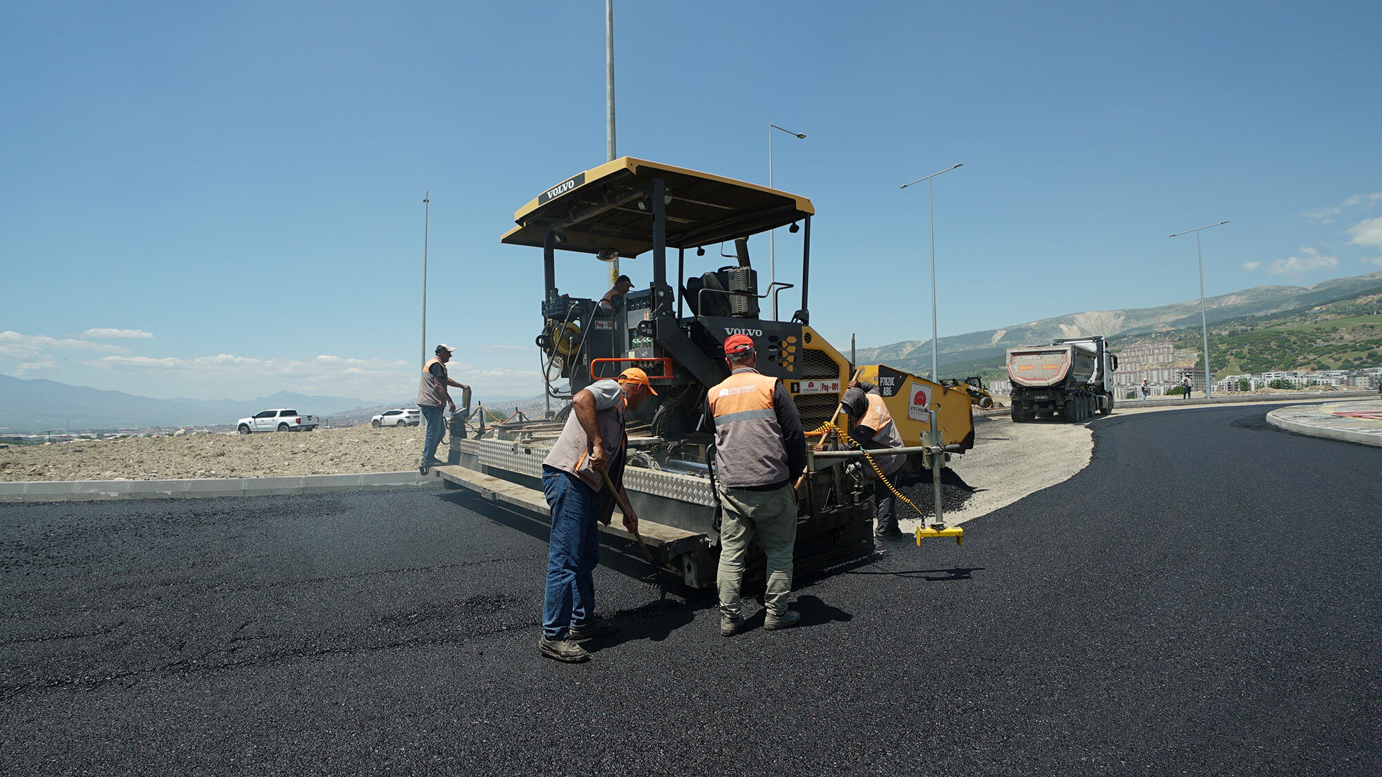 Kahramanmaraş Doğukent’te Toki̇ Yolları Baştan Aşağı Yenileniyor (1)