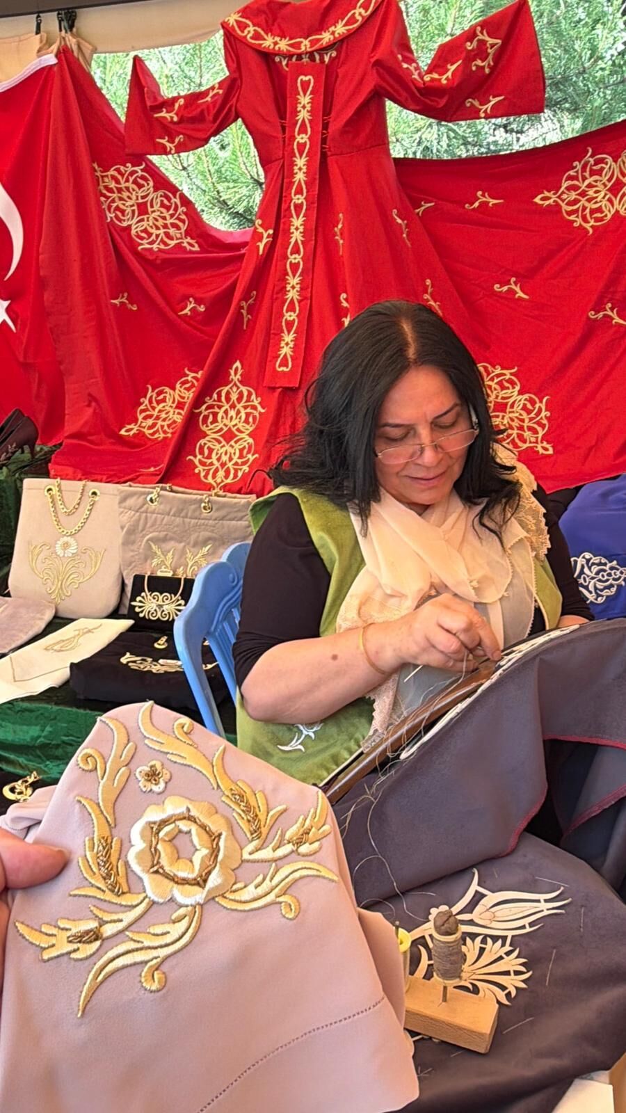 Kahramanmaraşlı Sim Sırma Ustası Özbekistan’da Dünya Birincisi Oldu (1)