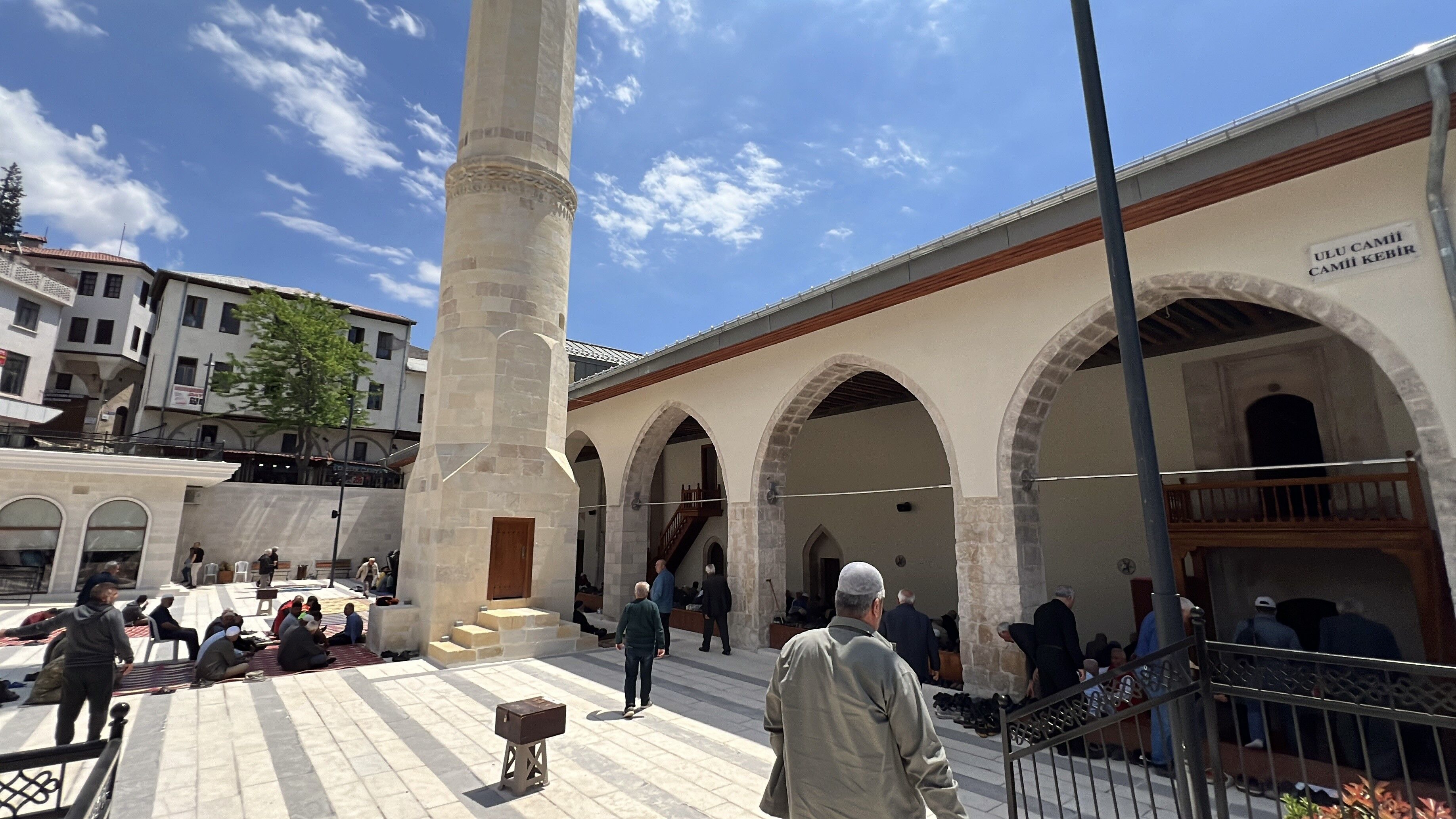 Kahramanmaraş'ta 583 Yıllık Ulu Cami’de İlk Cuma Namazı Kılındı (12)