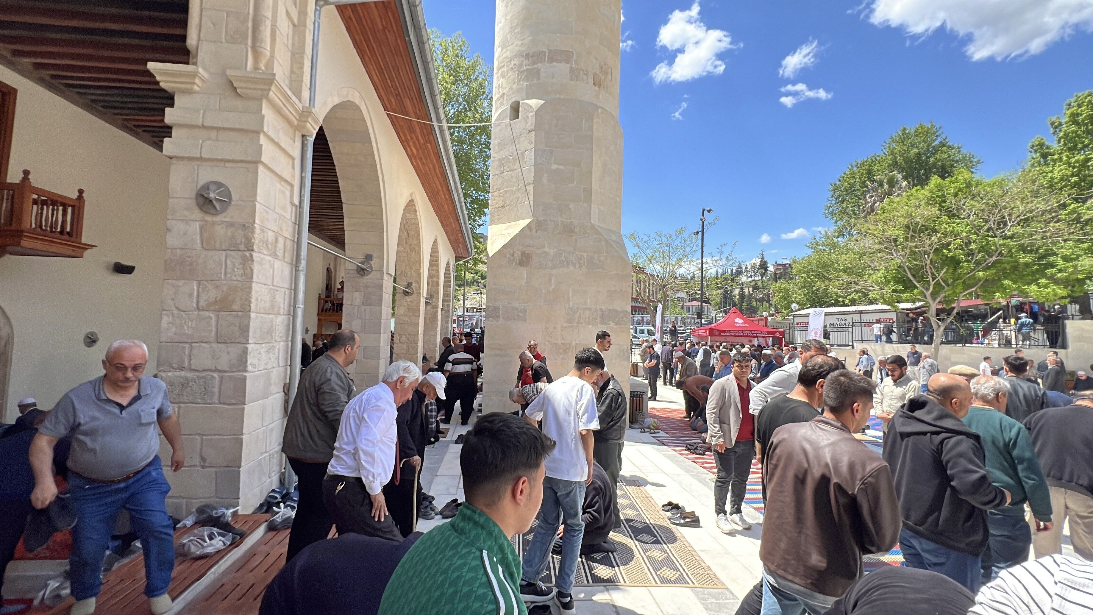 Kahramanmaraş'ta 583 Yıllık Ulu Cami’de İlk Cuma Namazı Kılındı (2)