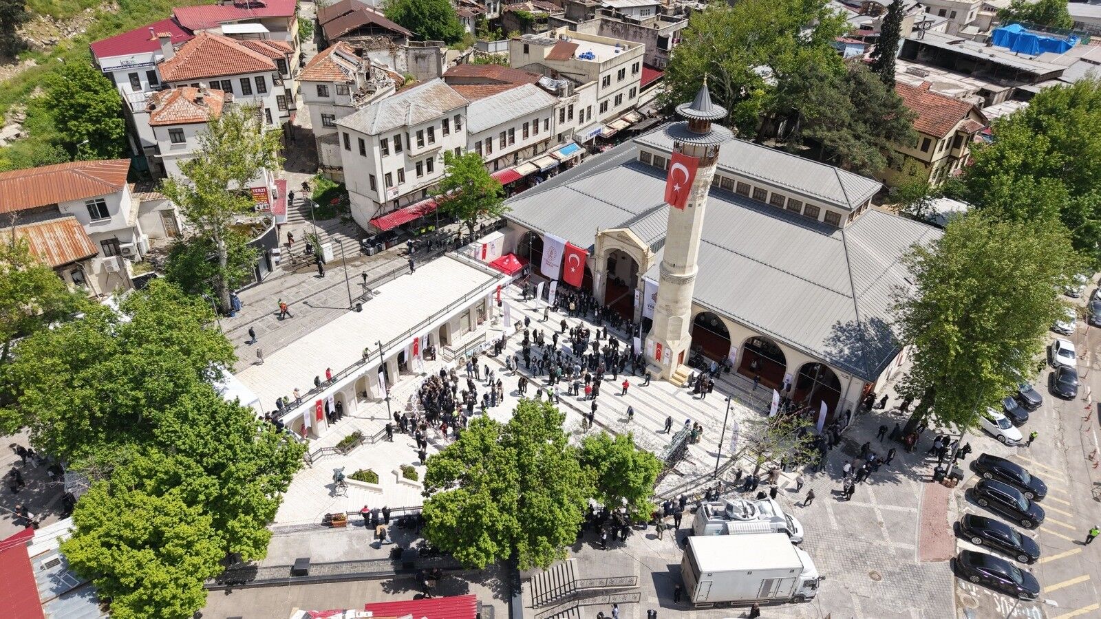 Kahramanmaraş'ta 583 Yıllık Ulu Cami’de İlk Cuma Namazı Kılındı (9)