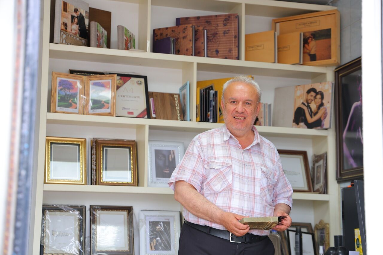 Kahramanmaraş’ta 81 Yıllık Fotoğrafhanede 400 Bin Fotoğraf Saklanıyor (1)