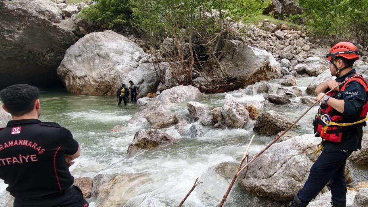Kahramanmaraş'ta balık tutarken nehre düşen kişi aranıyor
