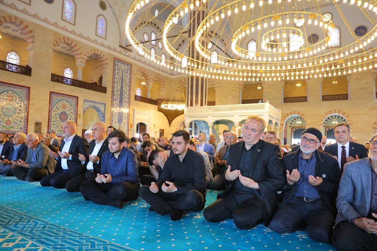 Kahramanmaraş’ta “Bayram Bize Gelmedi” Diyen Acılı Baba Konuştu (2)