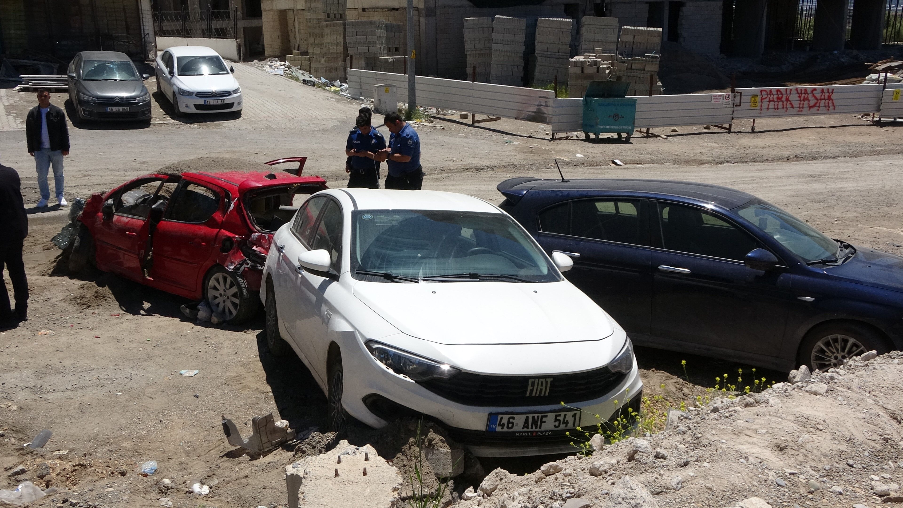 Kahramanmaraş'ta Freni Boşalan Kamyon 7 Araca Çarptı 6 Yaralı (6)