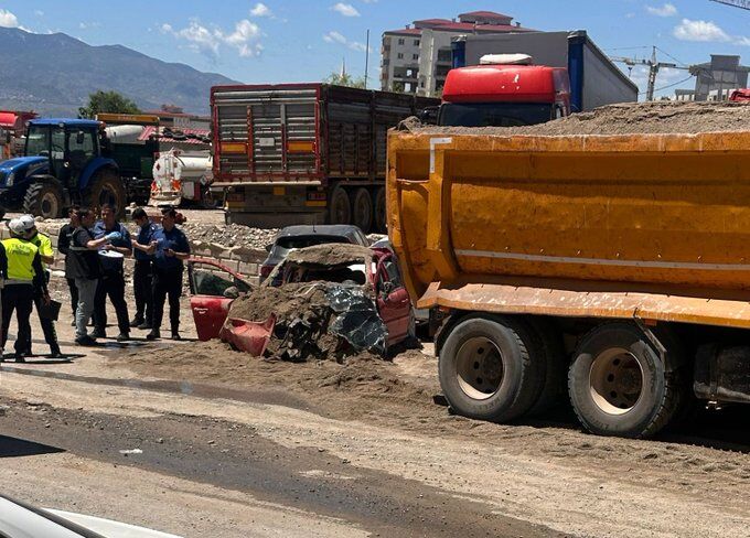 Kahramanmaraş’ta Freni Patlayan Kamyon Dehş*t Saçtı: 3’ü Ağır 5 Yaralı