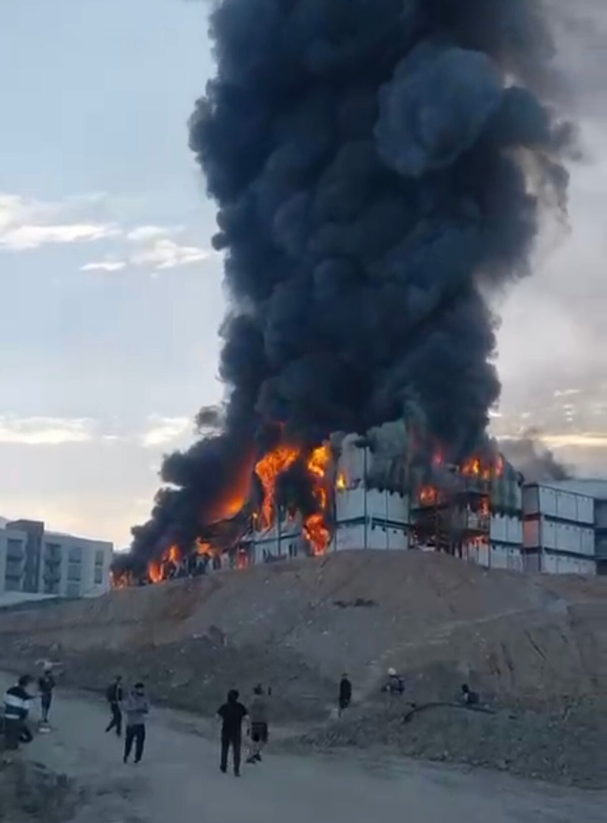 Kahramanmaraş'ta İnşaat Şantiyesinde Yangın 1 Ölü, 6 Yaralı (1)-2
