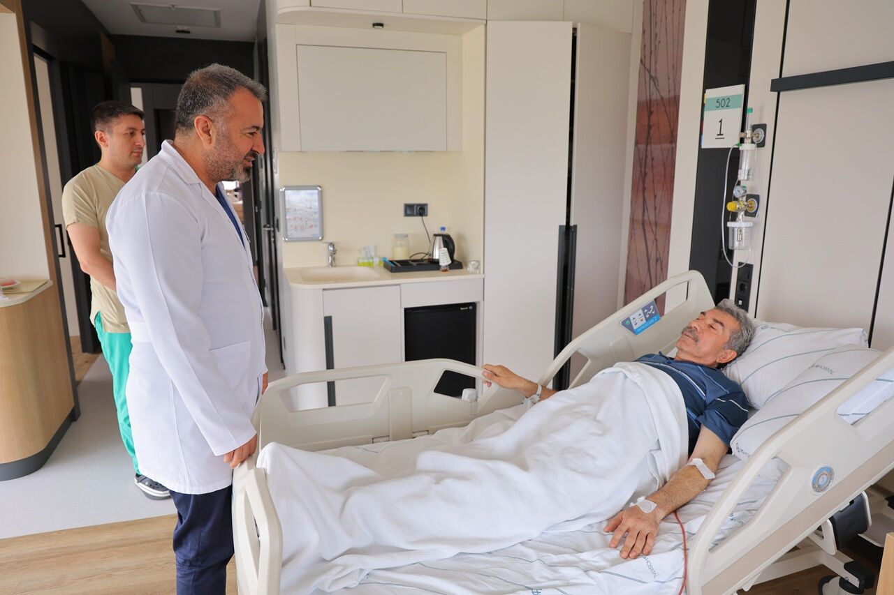 Kahramanmaraş’ta Kilo Kaybı Şikayetiyle Gitti, Böbreğinden 20 Santimlik Dev Tümör Çıktı (3)