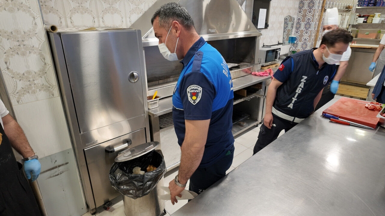 Kahramanmaraş’ta Mutfak, Menü Ve Fiyat Listeleri Denetlendi (1)