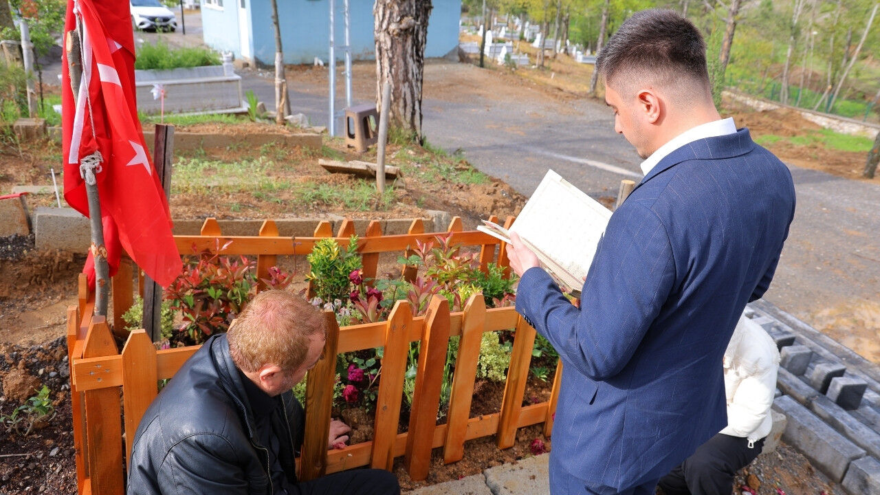 Kahramanmaraş’taki Saldırıda Hayatını Kaybeden Ayla Öğretmenin Oğlundan Duygulandıran Sözler (3)