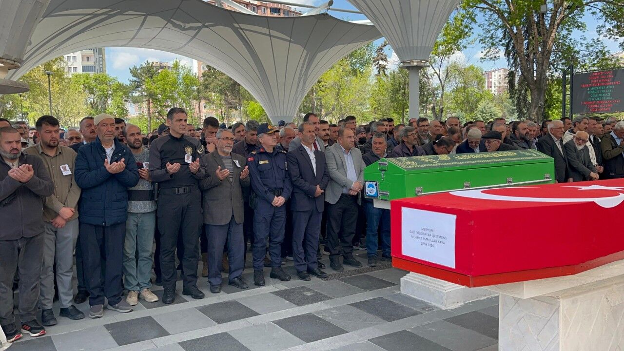 Kayseri'de Gazi Polis Mehmet Emrullah Kaya Ölümsüzlüğe Uğurlandı4